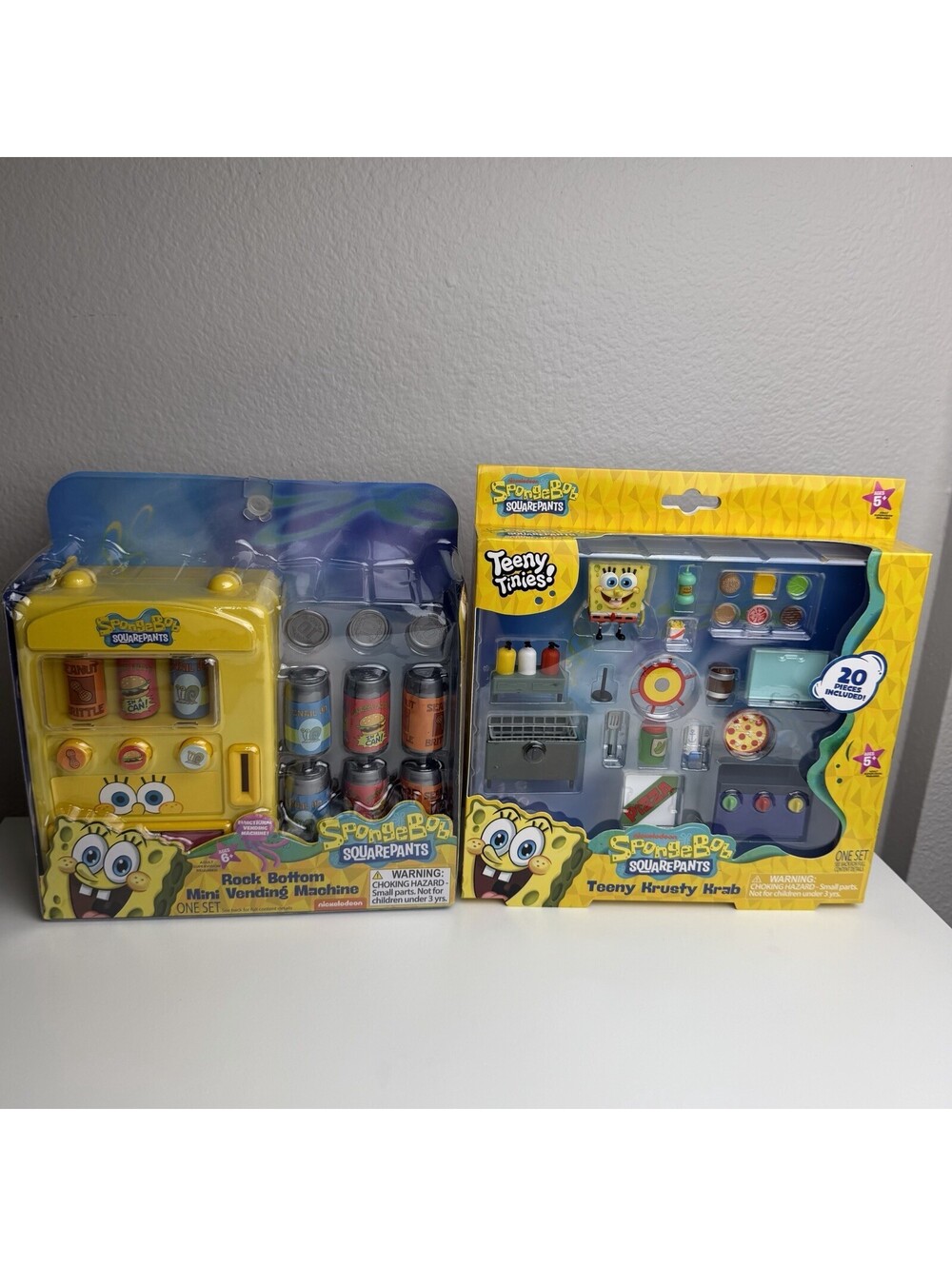 NEW SpongeBob Nickelodeon Rock Bottom Vending Machine Teeny Krusty Krab 2pc Set